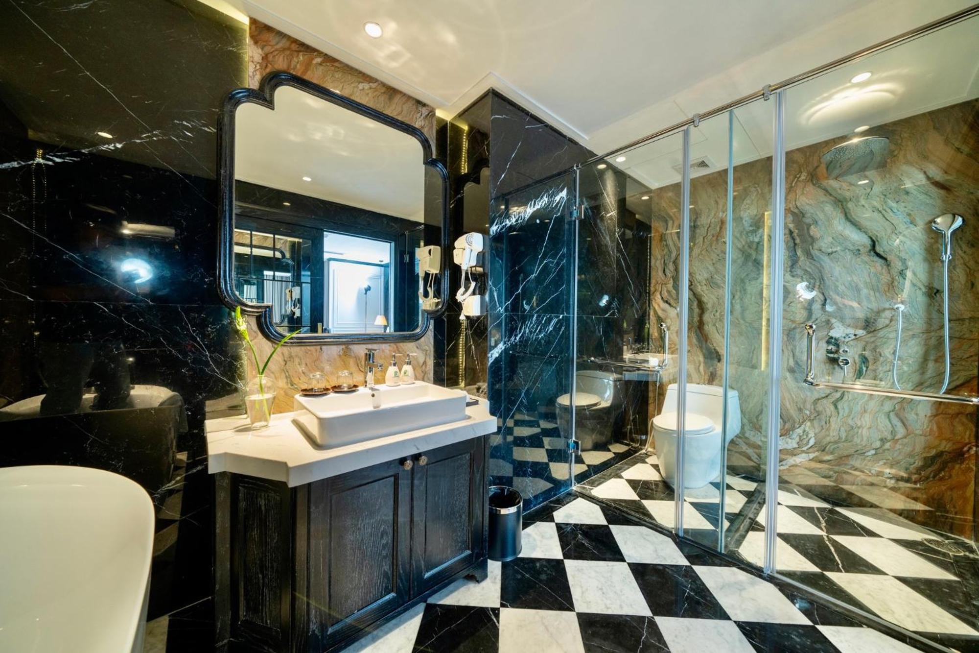 Luxe Paradise Premium Hotel Hanoi Esterno foto
